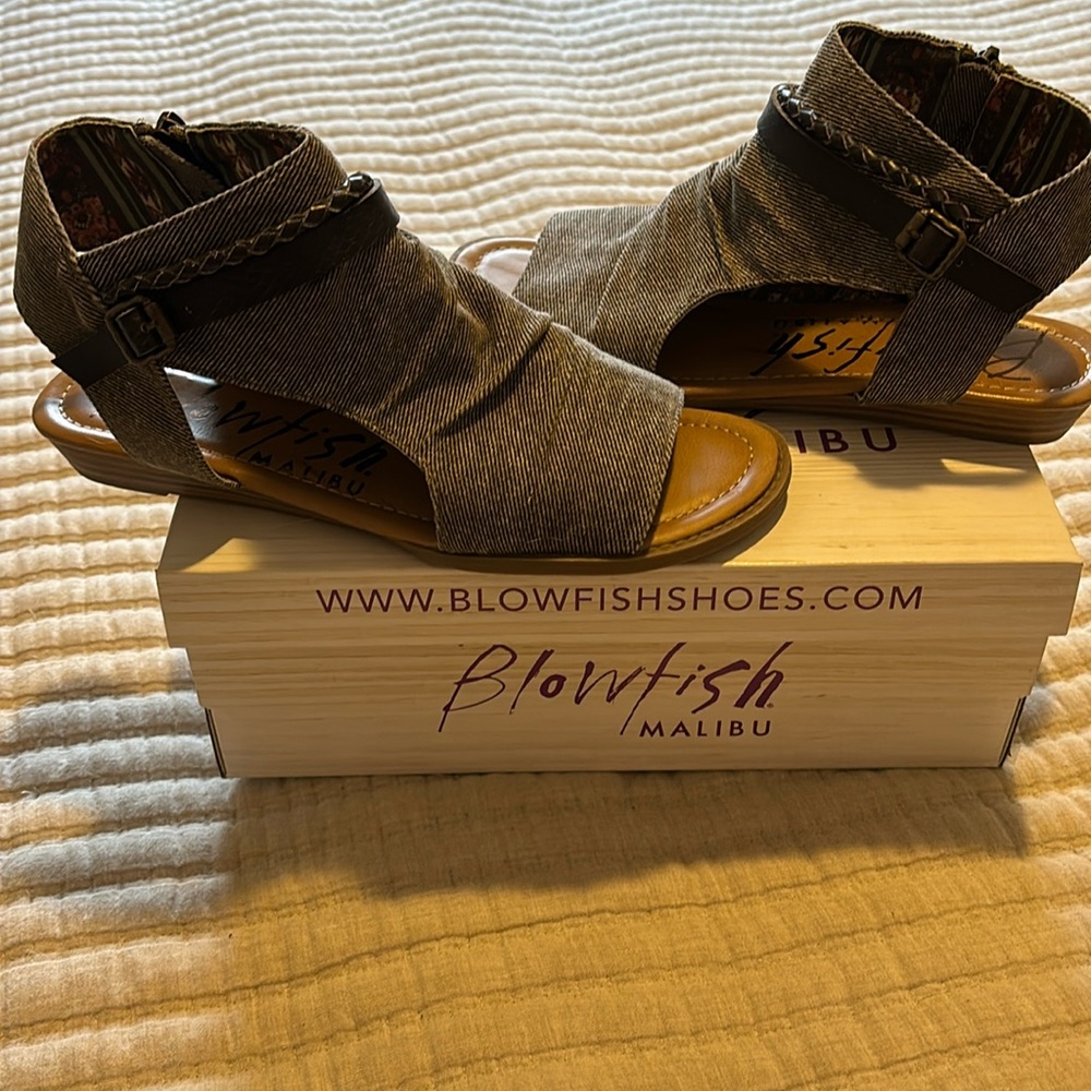 Blowfish Malibu sandals size 8.5